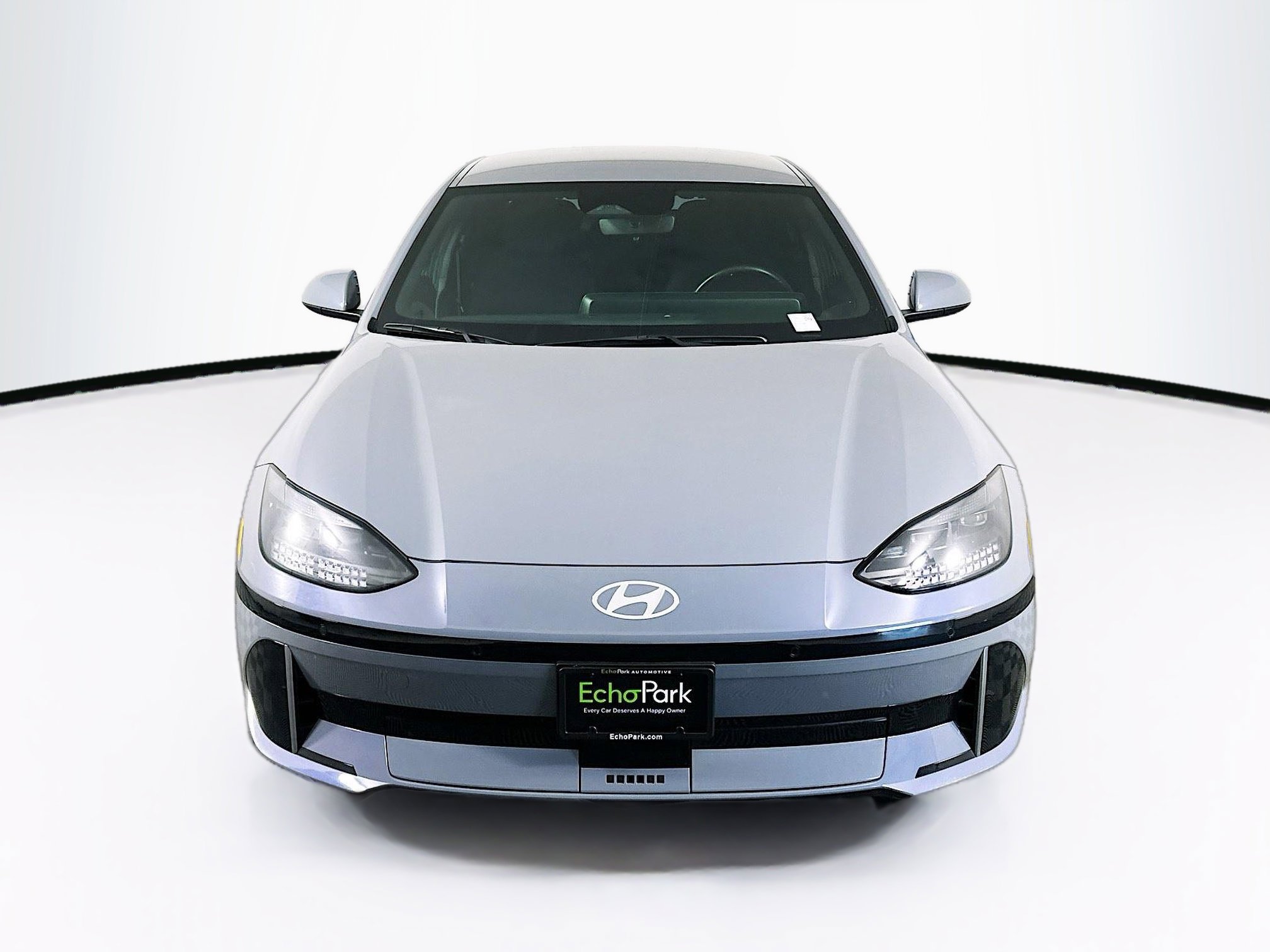 Used 2025 Hyundai Ioniq 6 SE image 2