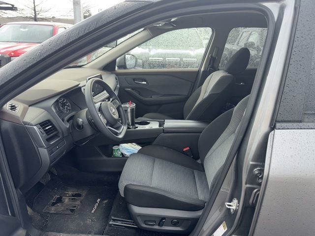 Used 2023 Nissan Rogue SV image 9