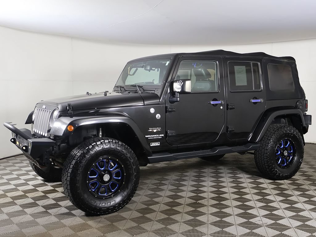 Used 2016 Jeep Wrangler Unlimited Sahara w/ Connectivity Group AWD/4WD image 5