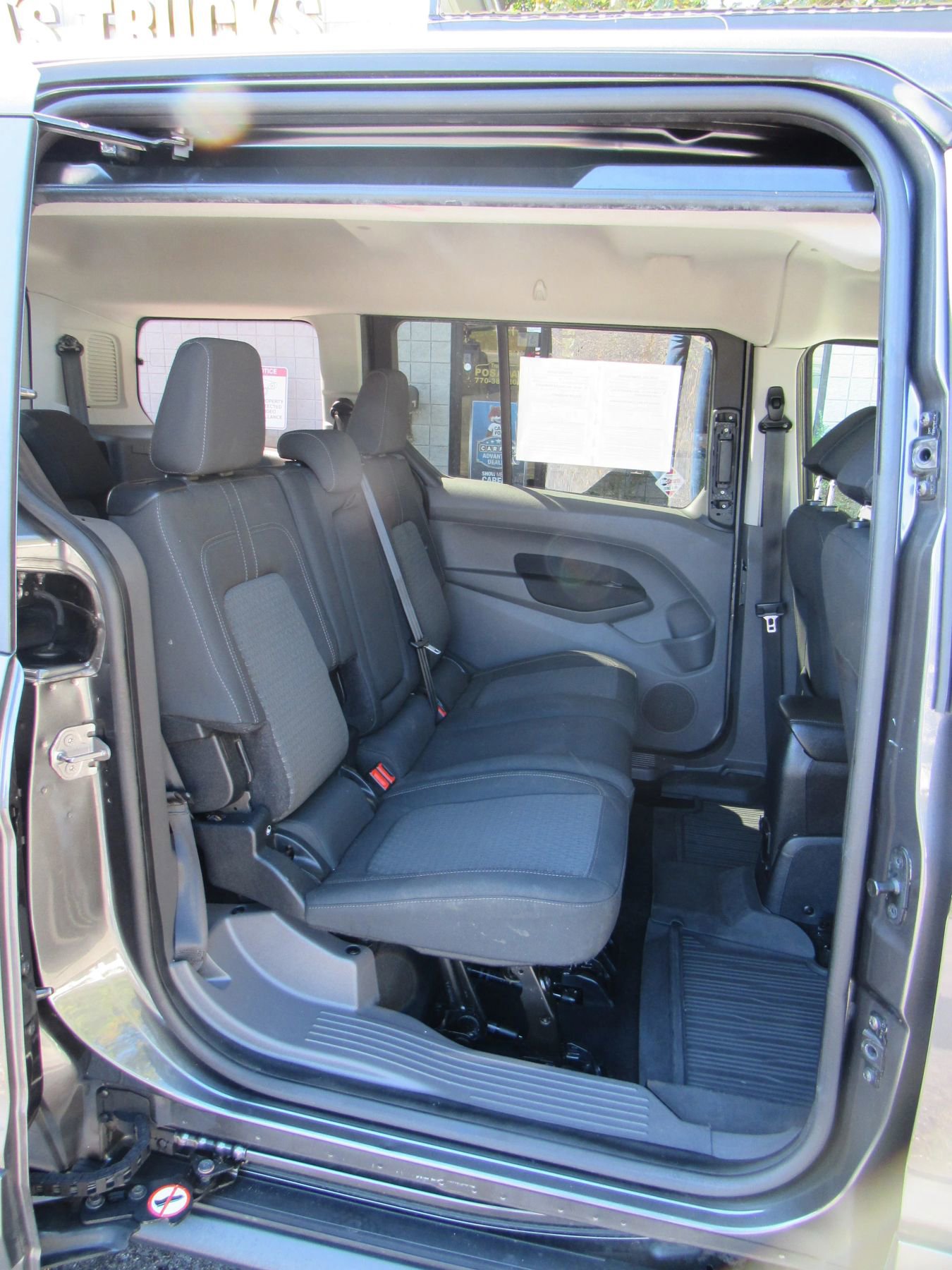 Used 2019 Ford Transit Connect XLT w/ Driver-Assist Package image 17