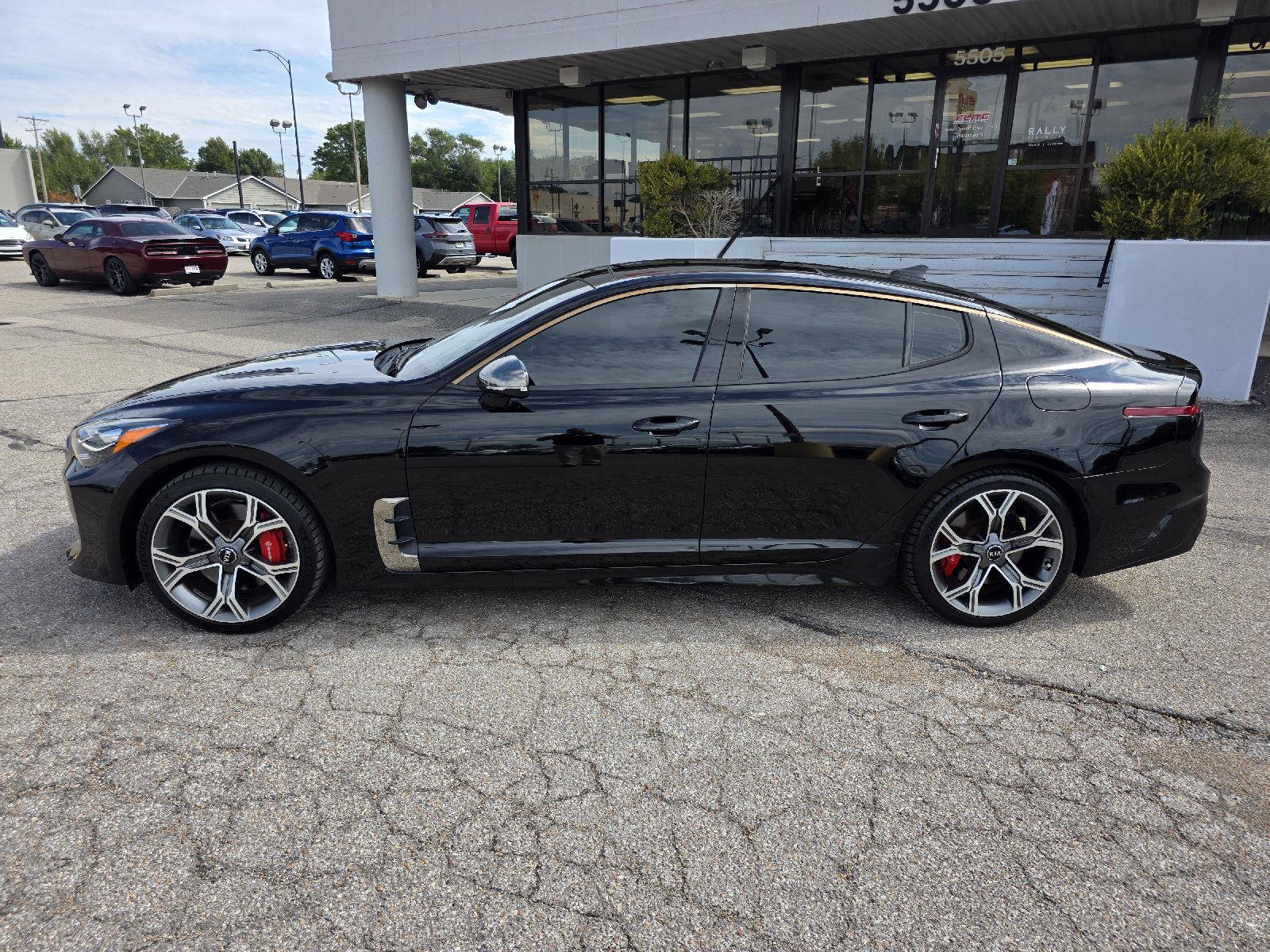 Used 2020 Kia Stinger GT1 AWD/4WD image 8