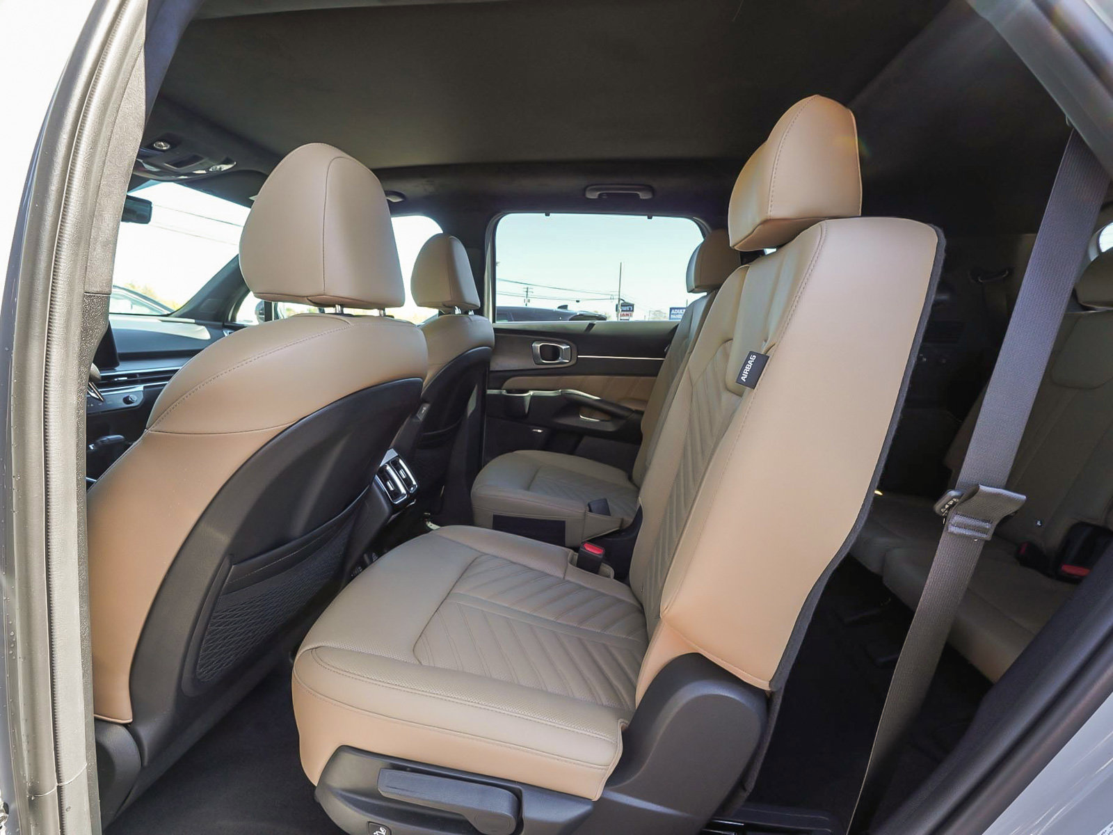 Used 2025 Kia Sorento SX Prestige w/ Olive Brown Leather Package AWD/4WD image 33