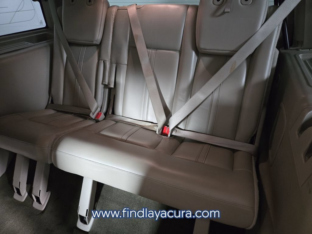 Used 2017 Lincoln Navigator Select RWD image 16
