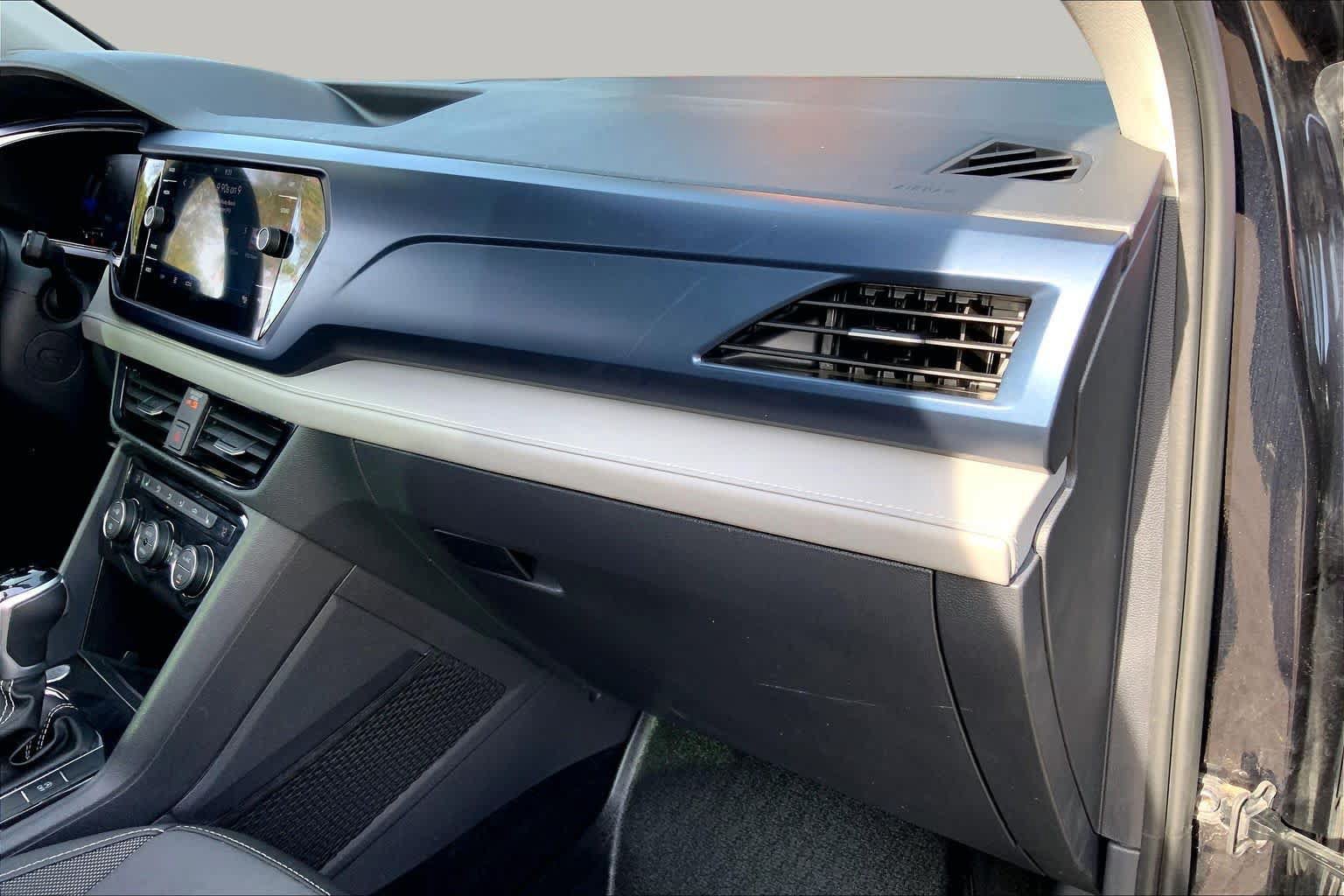Used 2024 Volkswagen Taos SE w/ Panoramic Sunroof Package FWD image 19