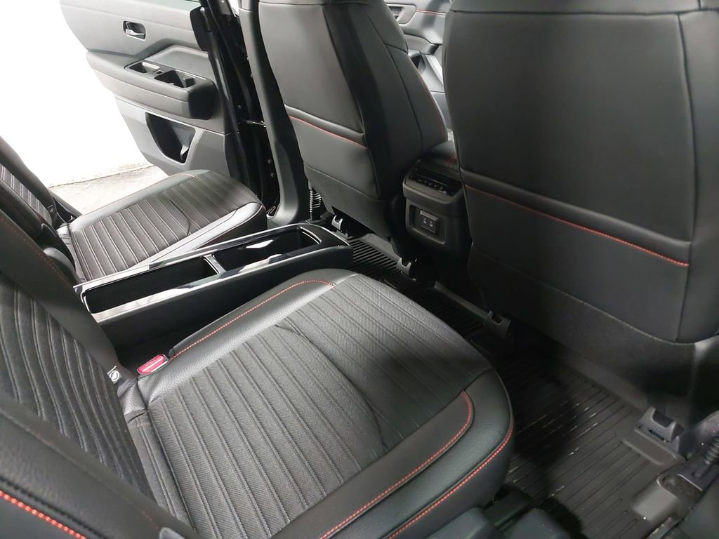New 2026 Nissan Pathfinder SV image 11