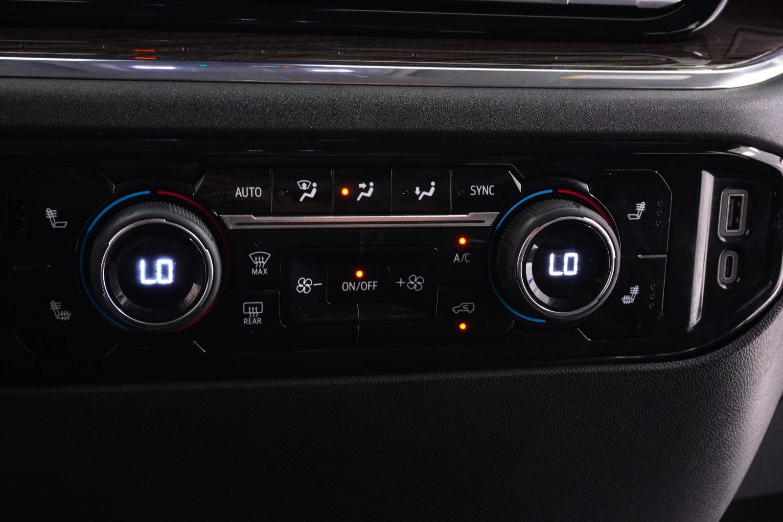 Used 2023 Chevrolet Silverado 1500 LT w/ Z71 Off-Road Package image 23