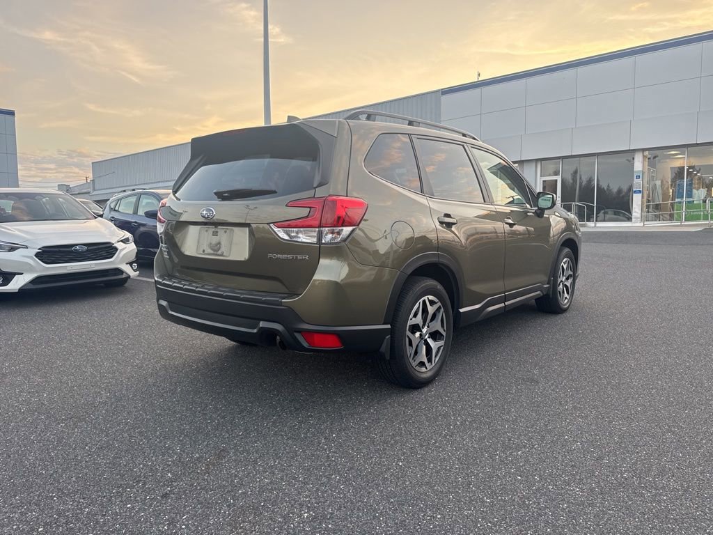 Used 2023 Subaru Forester Premium image 16