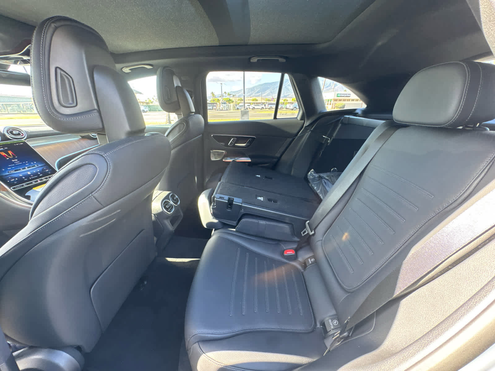 Used 2025 Mercedes-Benz GLC 300 image 16