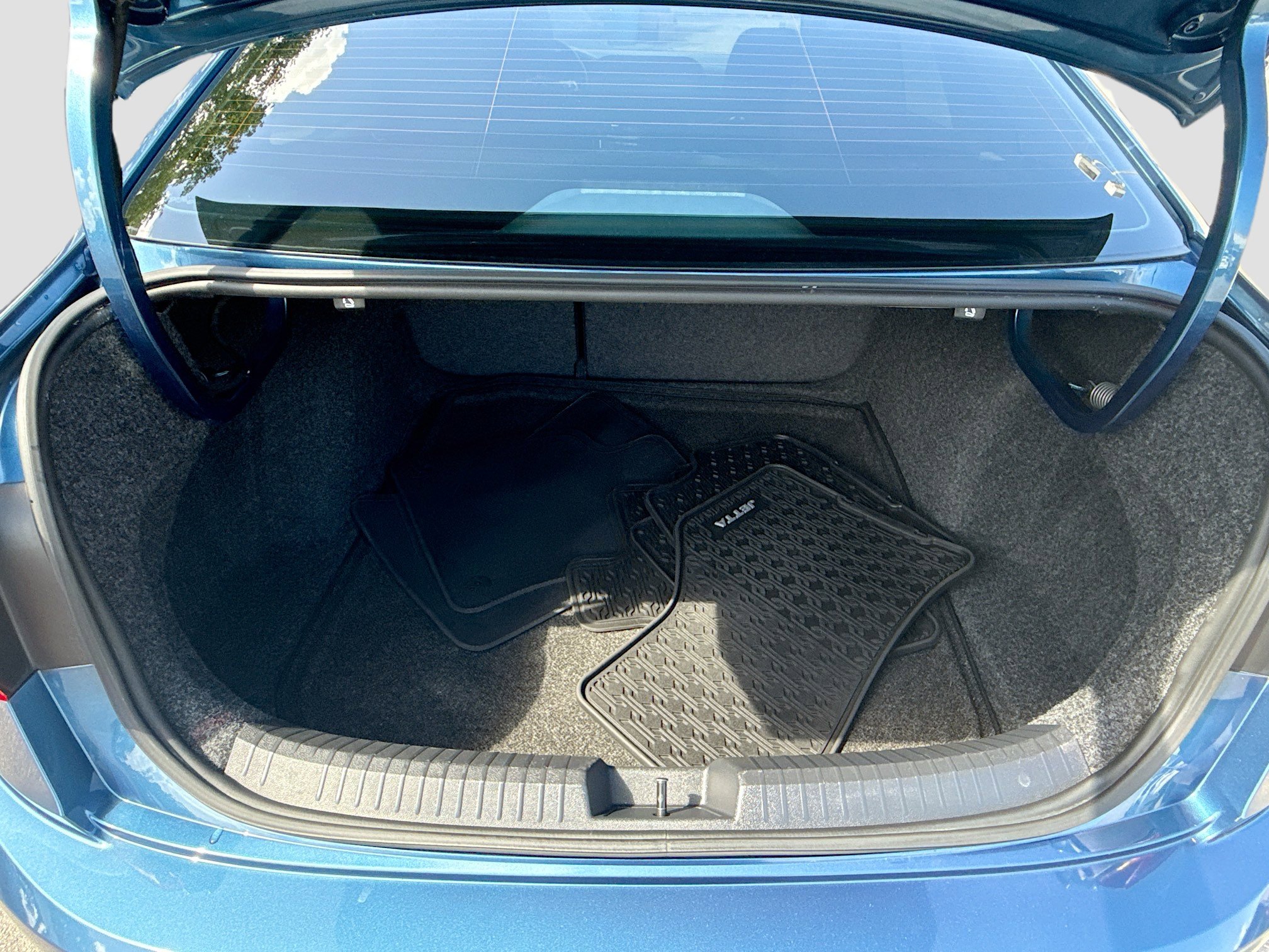 Used 2019 Volkswagen Jetta S w/ Driver Assistance Package image 25