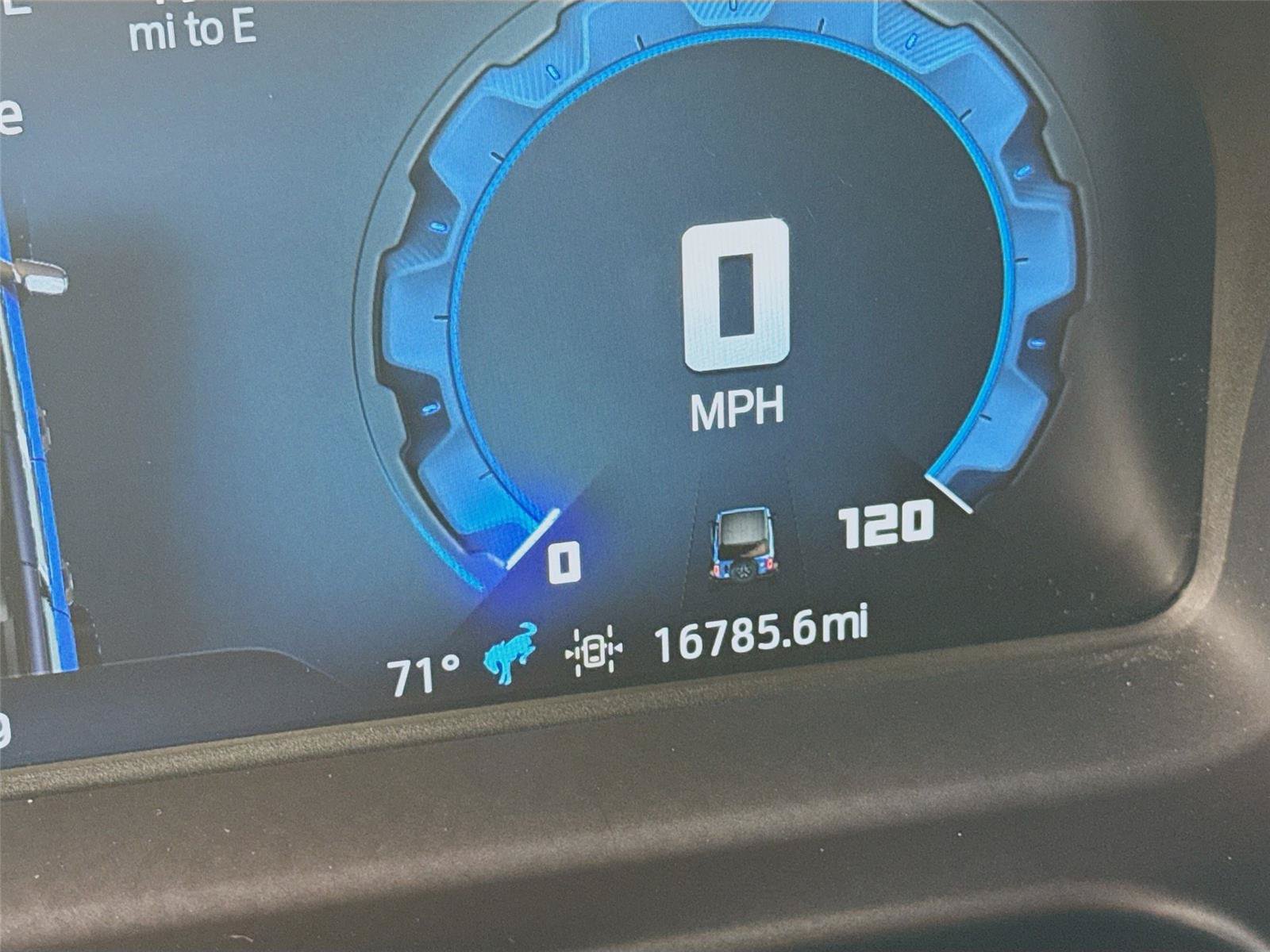 Used 2025 Ford Bronco Outer Banks AWD/4WD image 6