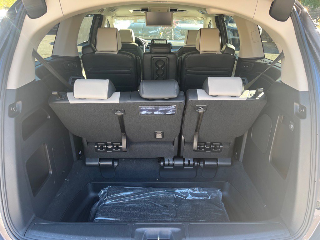 New 2026 Honda Odyssey Elite image 12