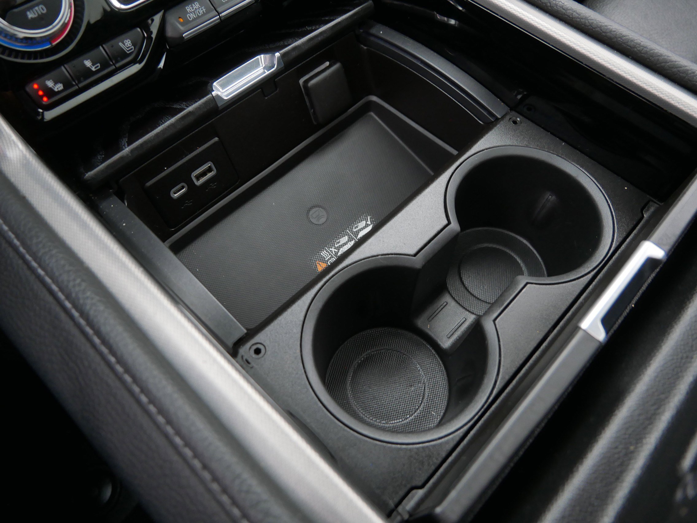 Used 2021 GMC Yukon Denali w/ Denali Premium Package image 32