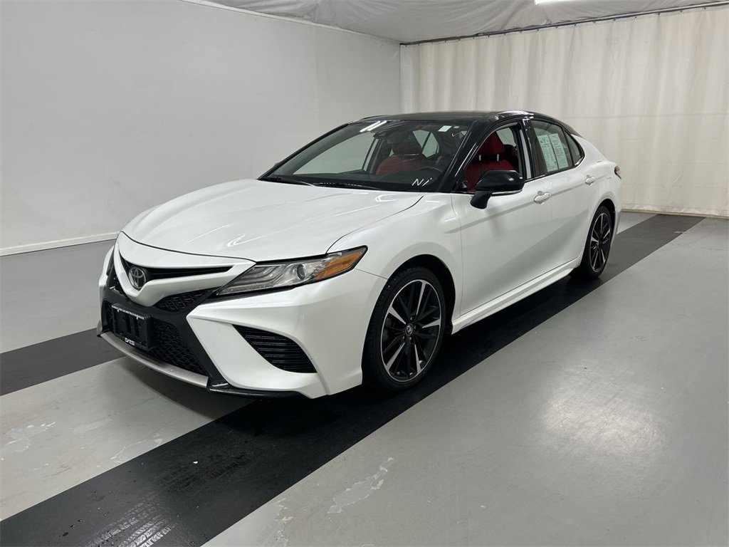 Used 2019 Toyota Camry XSE image 4