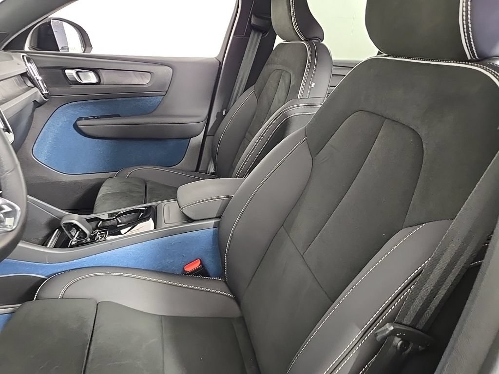 Certified 2023 Volvo C40 P8 Recharge Plus w/ Climate Package AWD/4WD image 17