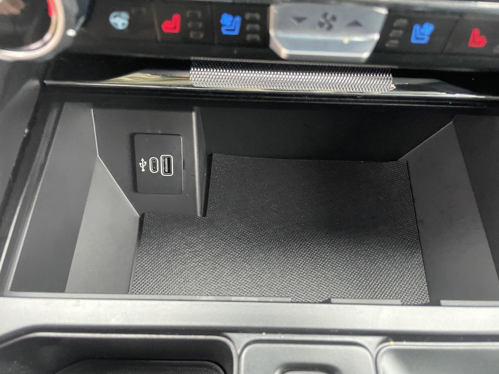 Used 2025 Ford F150 Lariat w/ Equipment Group 501A Mid image 18