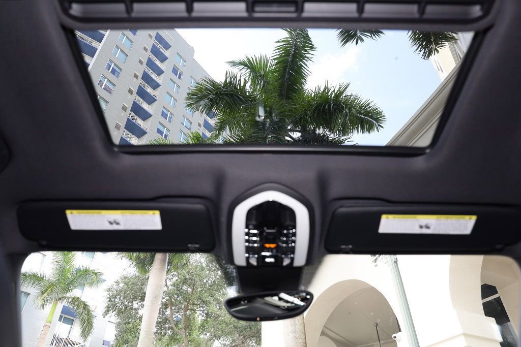 Used 2018 Porsche Cayenne Platinum Edition image 11