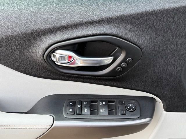 Used 2021 Jeep Cherokee Limited w/ Elite Package image 15