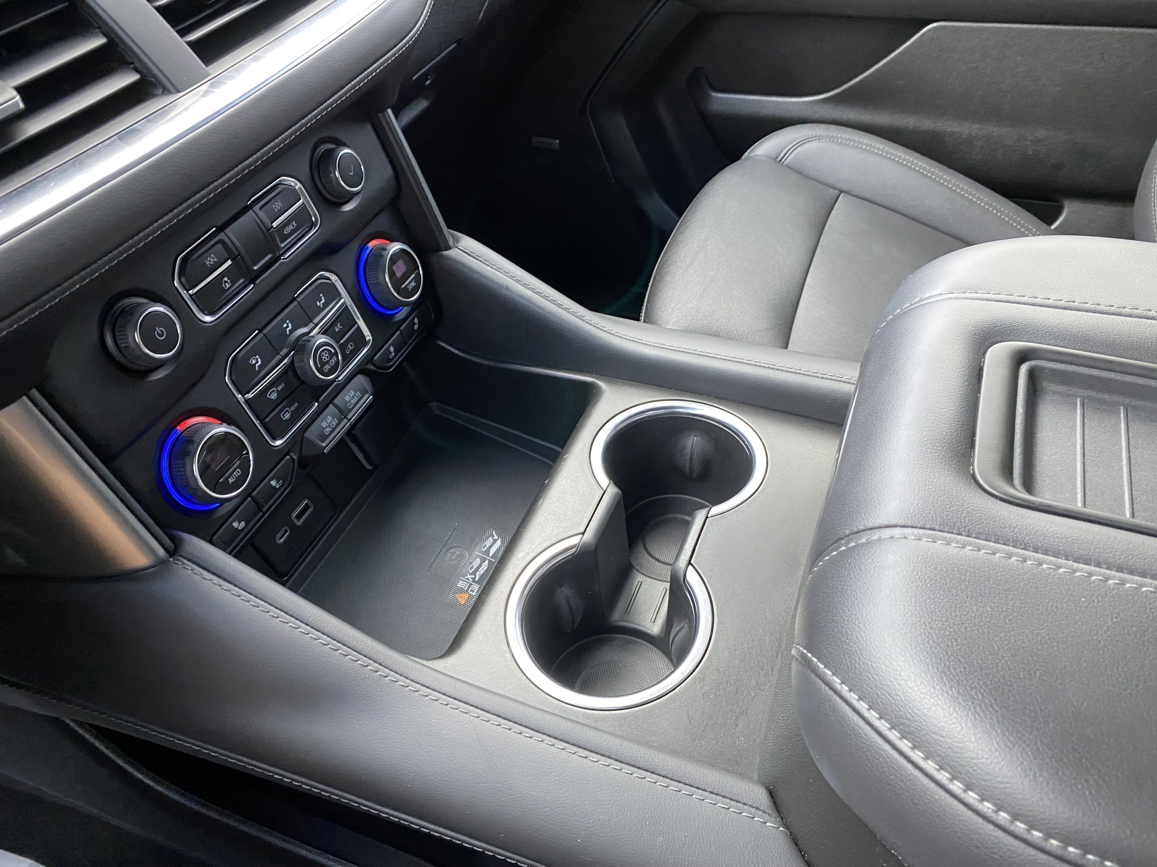 Used 2022 Chevrolet Suburban Z71 AWD/4WD image 30