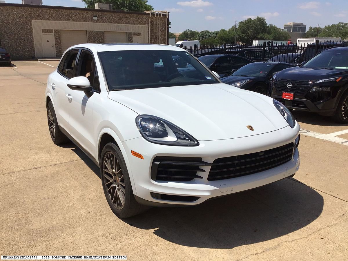 Used 2023 Porsche Cayenne AWD/4WD image 6