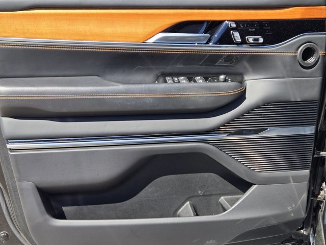 Used 2022 Jeep Grand Wagoneer Series III w/ Rear Seat Video Group 1 image 13