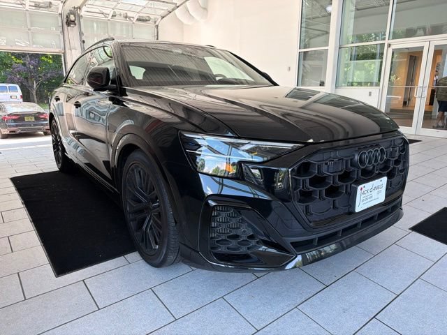 Used 2025 Audi SQ8 Prestige AWD/4WD image 6