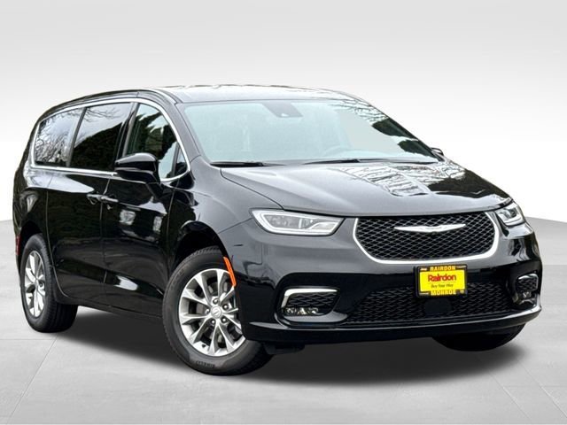 New 2026 Chrysler Pacifica Select