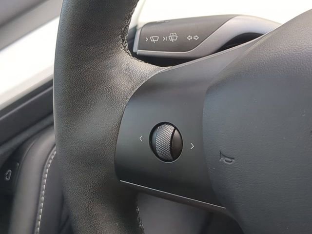 Used 2023 Tesla Model 3 Performance image 26
