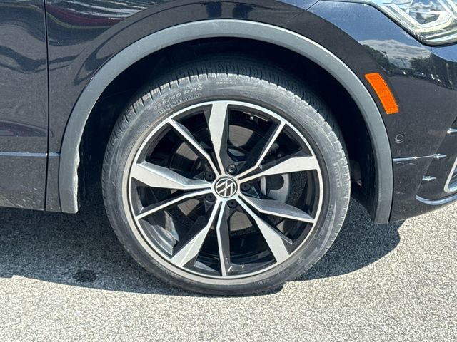 Used 2022 Volkswagen Tiguan SEL R-Line AWD/4WD image 11