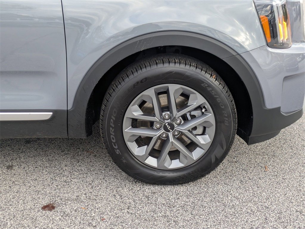 Used 2024 Kia Telluride LX image 30