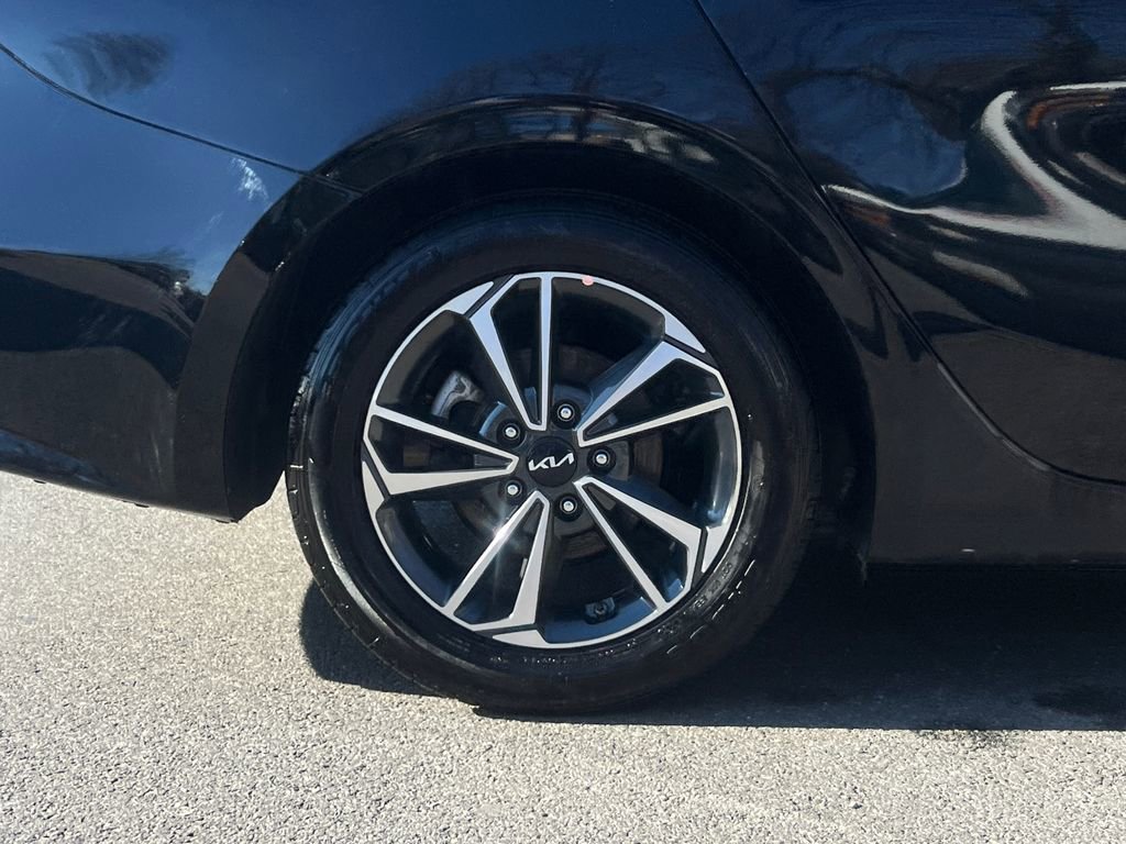 Used 2023 Kia Forte LXS image 8