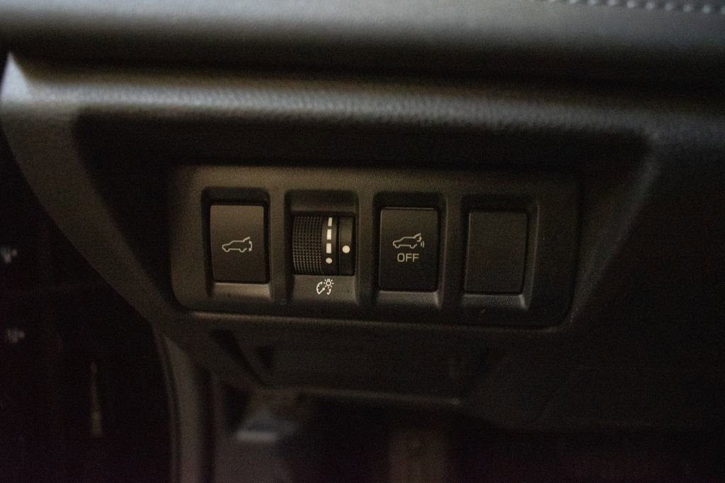 Used 2024 Subaru Outback Limited AWD/4WD image 19