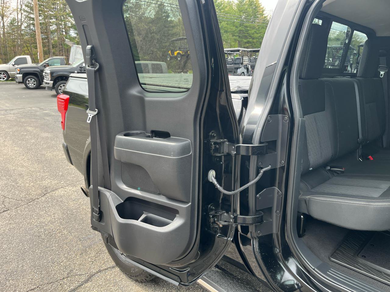 Used 2017 Nissan Titan SV AWD/4WD image 17