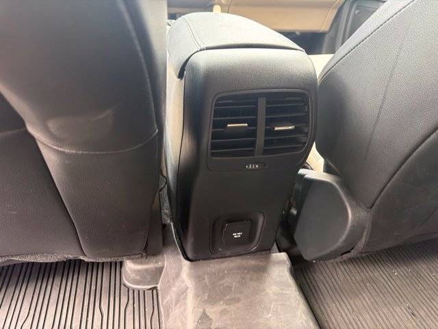 Used 2020 Ford Escape Titanium w/ Titanium Premium Package 2.0 AWD/4WD image 18