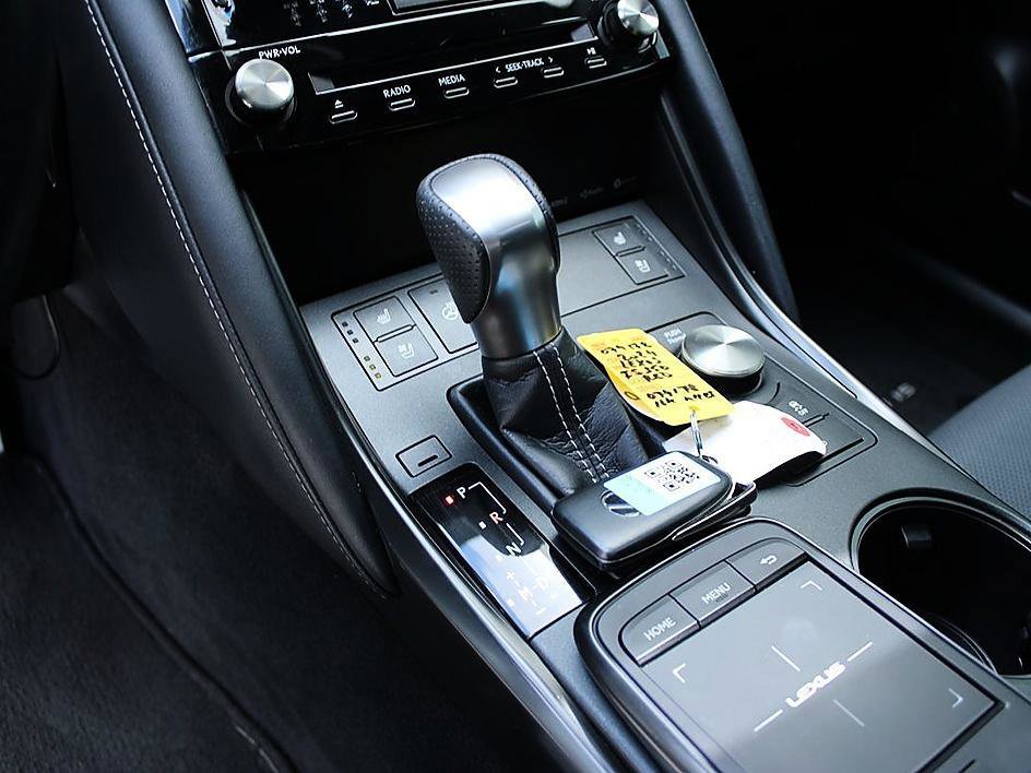 Used 2024 Lexus IS 350 F Sport RWD image 10