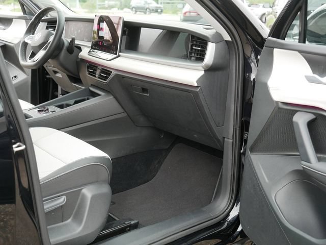 Certified 2025 Volkswagen Tiguan SE AWD/4WD image 20