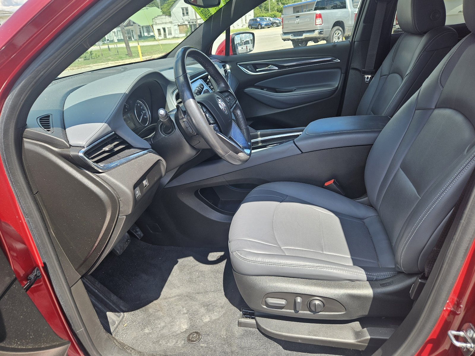 Used 2023 Buick Enclave Essence FWD image 15