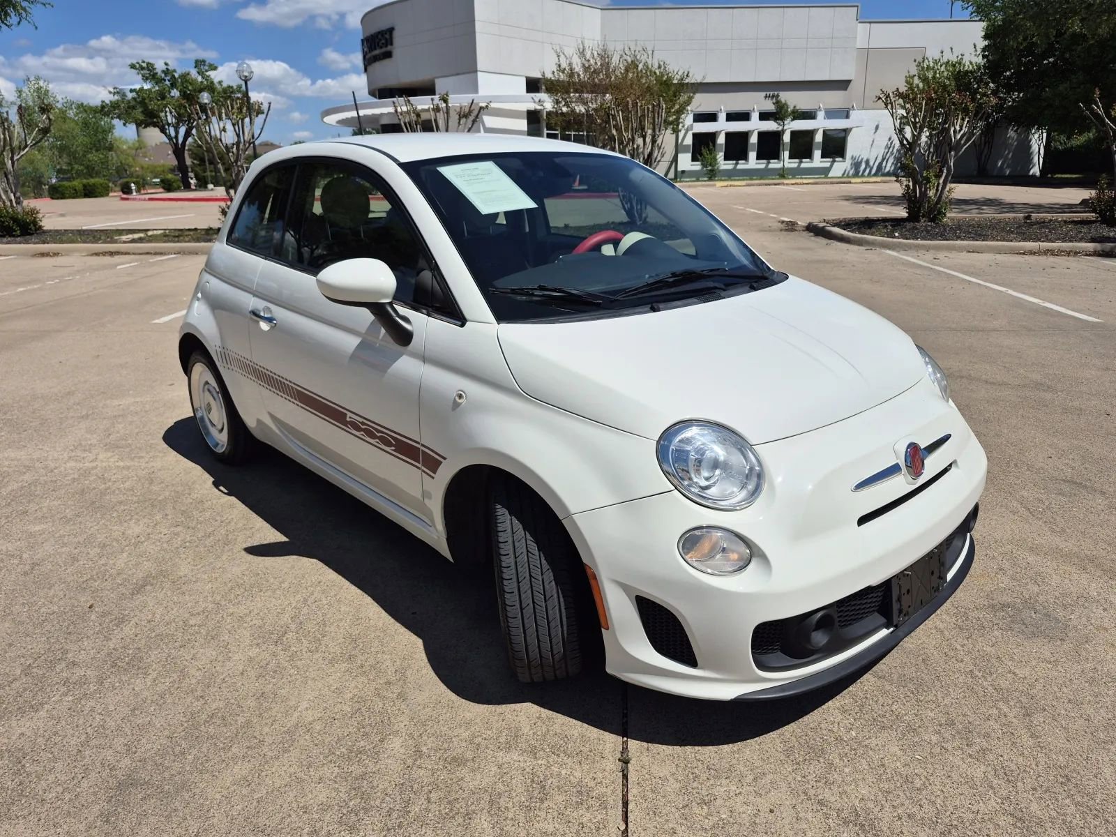 Used 2019 FIAT 500 Lounge FWD image 4