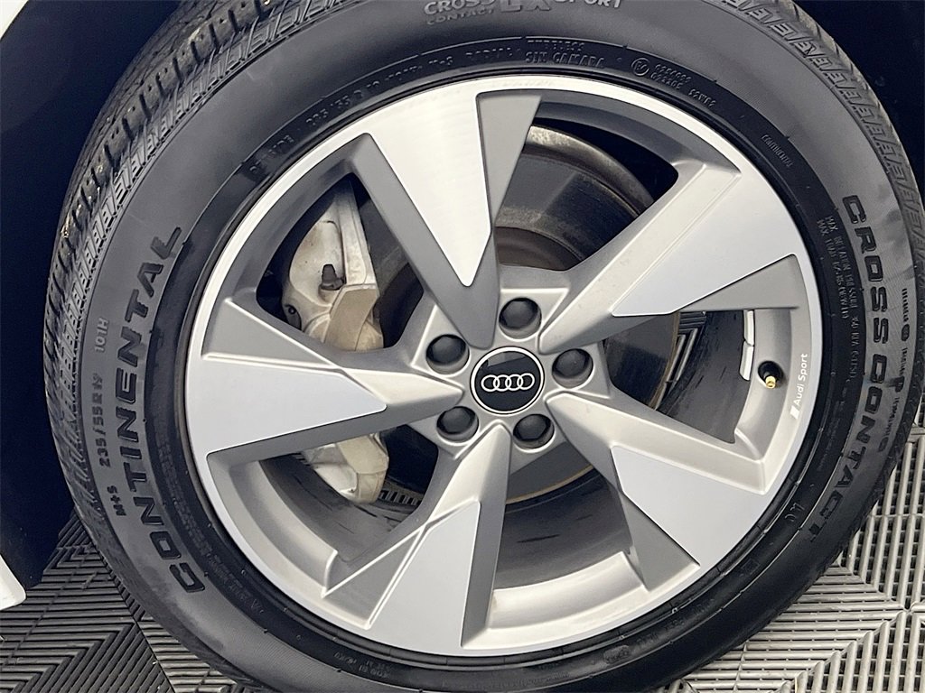 Used 2023 Audi Q5 2.0T Premium w/ Convenience Package image 29