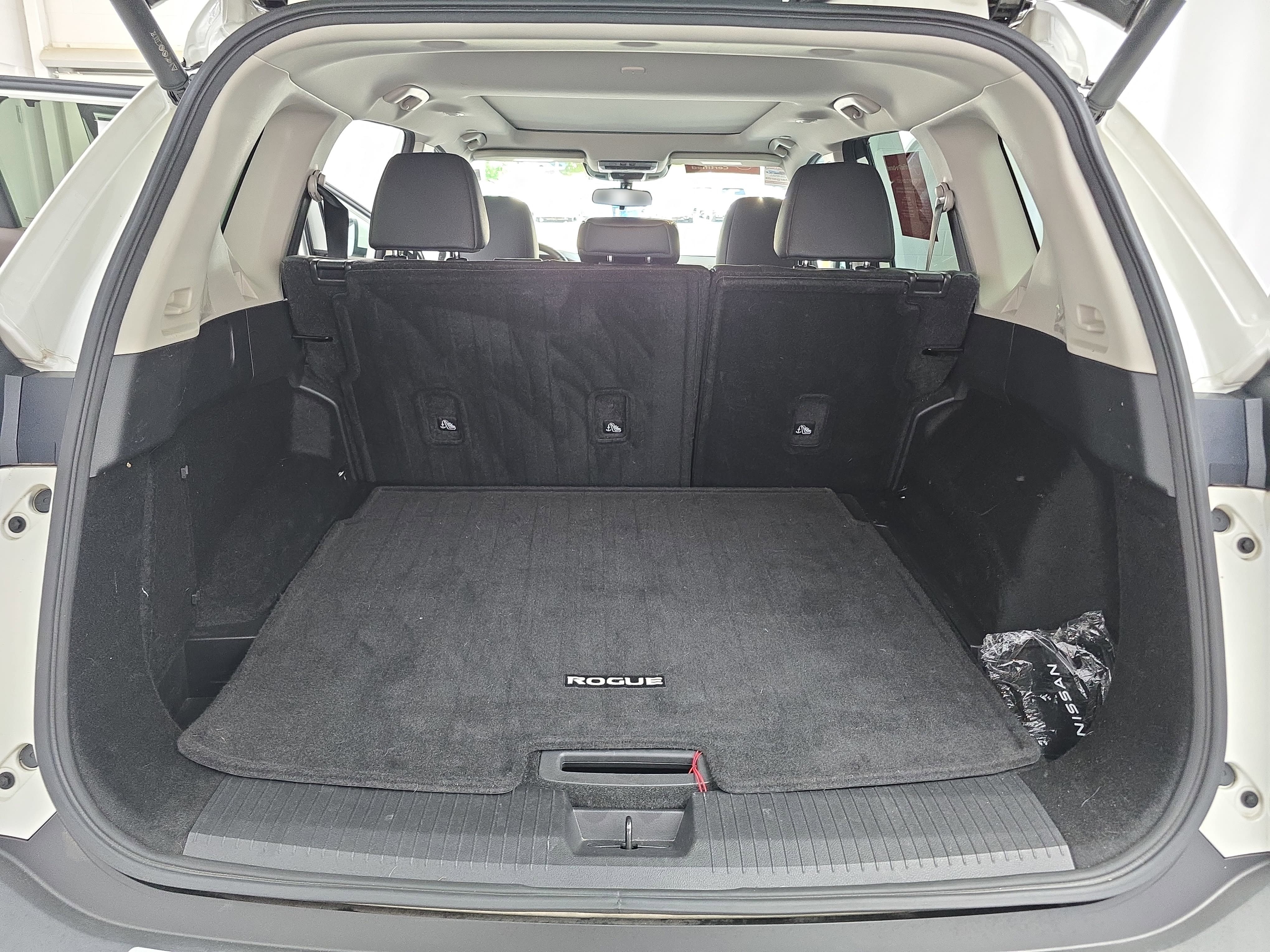 Used 2023 Nissan Rogue SV w/ SV Premium B Package FWD image 12