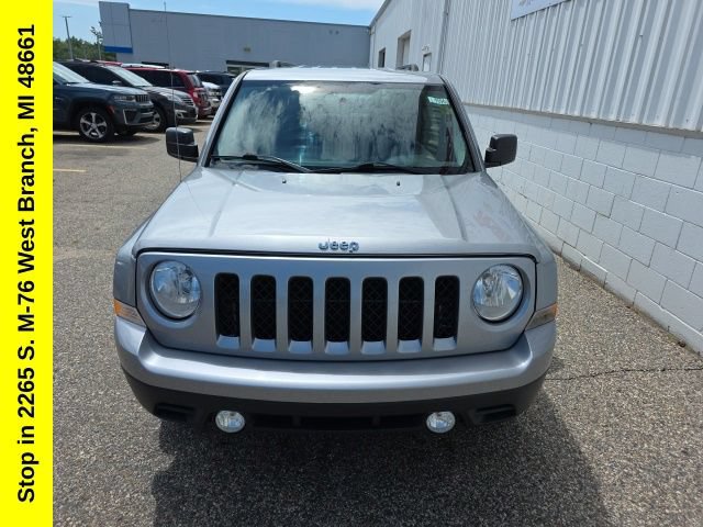 Used 2014 Jeep Patriot Latitude AWD/4WD image 4