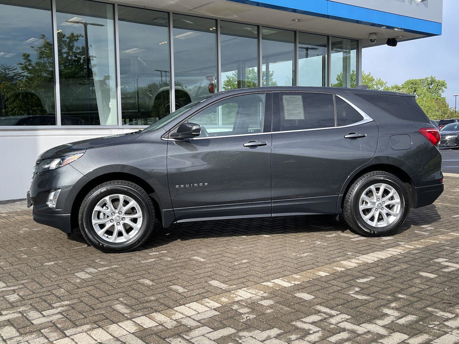 Used 2018 Chevrolet Equinox LT AWD/4WD image 2