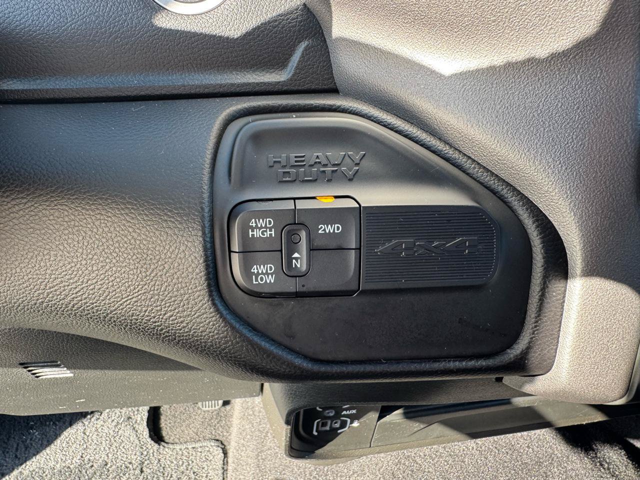 Used 2024 RAM 3500 Big Horn AWD/4WD image 27
