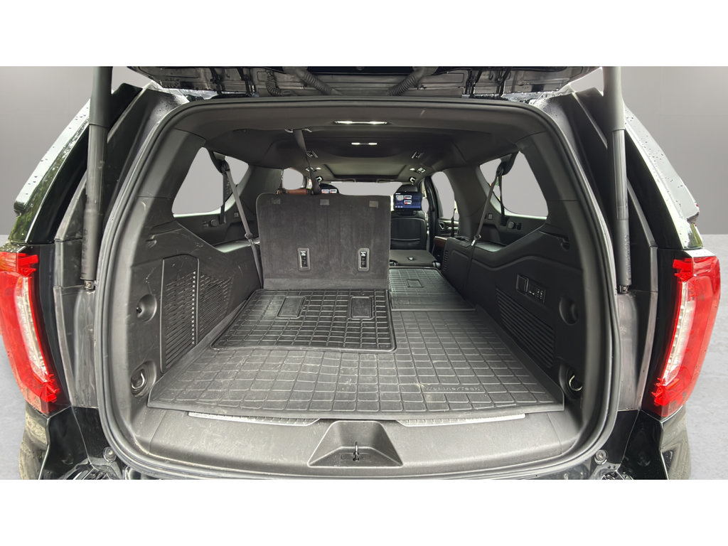 Used 2024 GMC Yukon XL Denali Ultimate AWD/4WD image 9