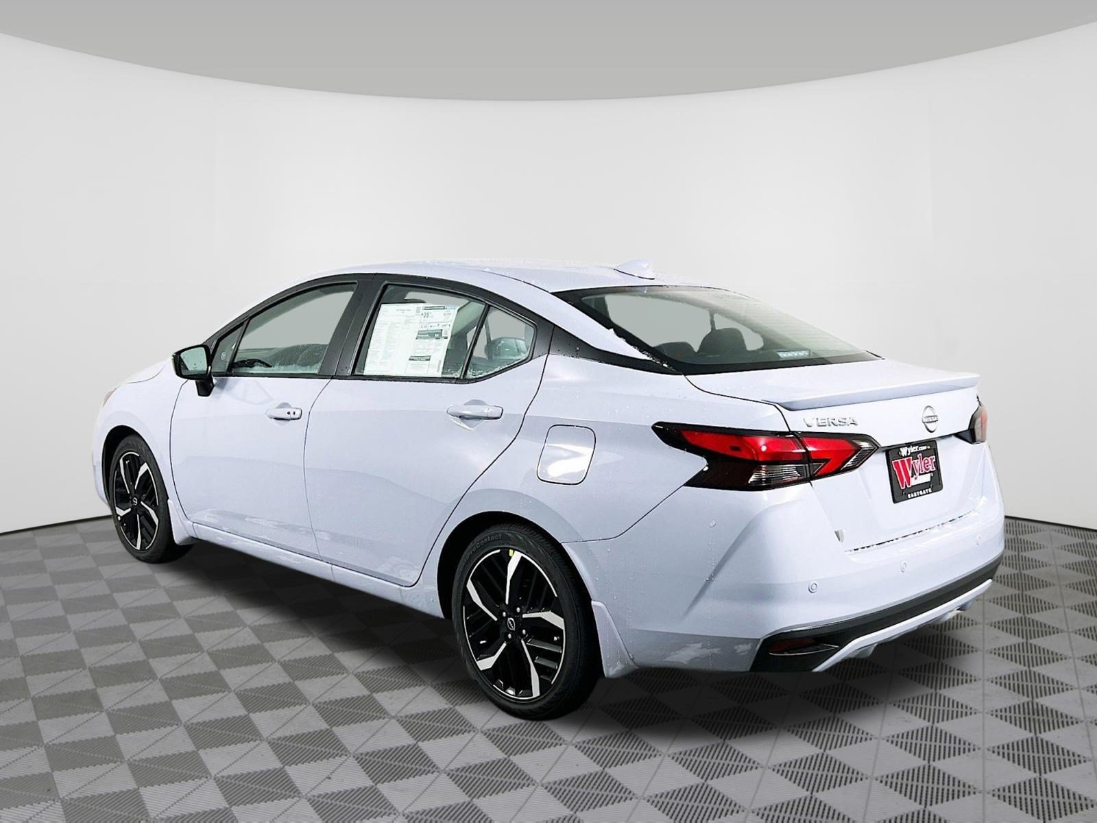 New 2025 Nissan Versa SR w/ Trunk Package FWD image 28