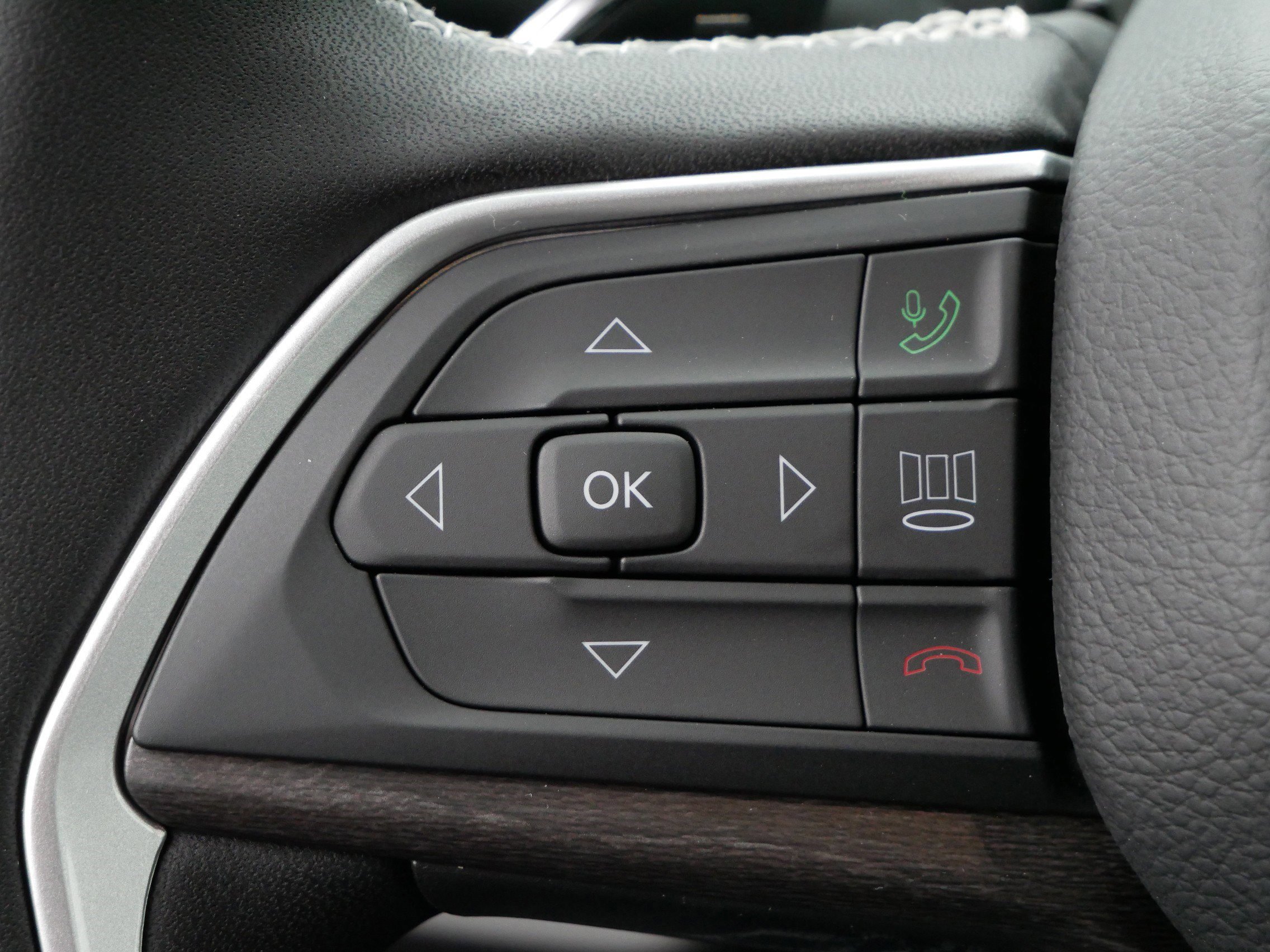 New 2025 Jeep Grand Cherokee Limited w/ Luxury Tech Group II image 15