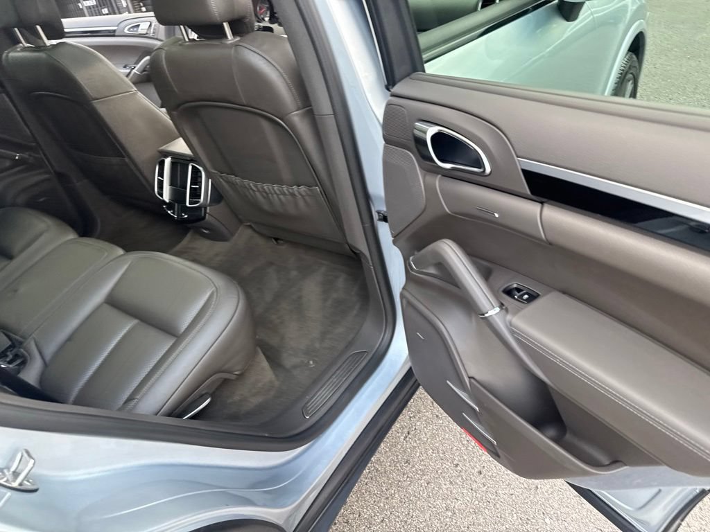 Used 2017 Porsche Cayenne Platinum Edition AWD/4WD image 66