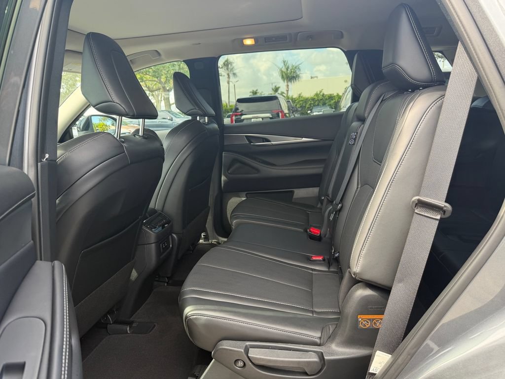 Used 2026 INFINITI QX60 Pure w/ Cargo Package FWD image 14