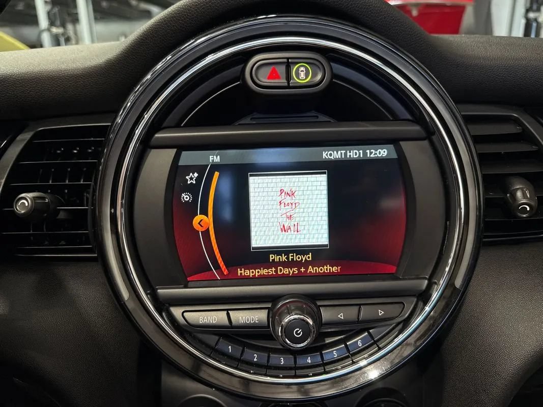Used 2019 MINI Cooper S w/ Signature Upholstery Package FWD image 96
