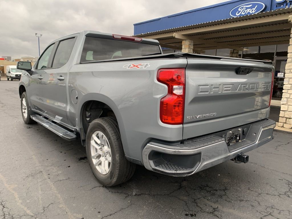 Used 2023 Chevrolet Silverado 1500 LT AWD/4WD image 7