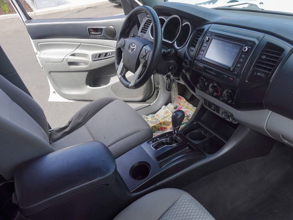 Used 2015 Toyota Tacoma 4x4 Double Cab w/ Convenience Package image 14